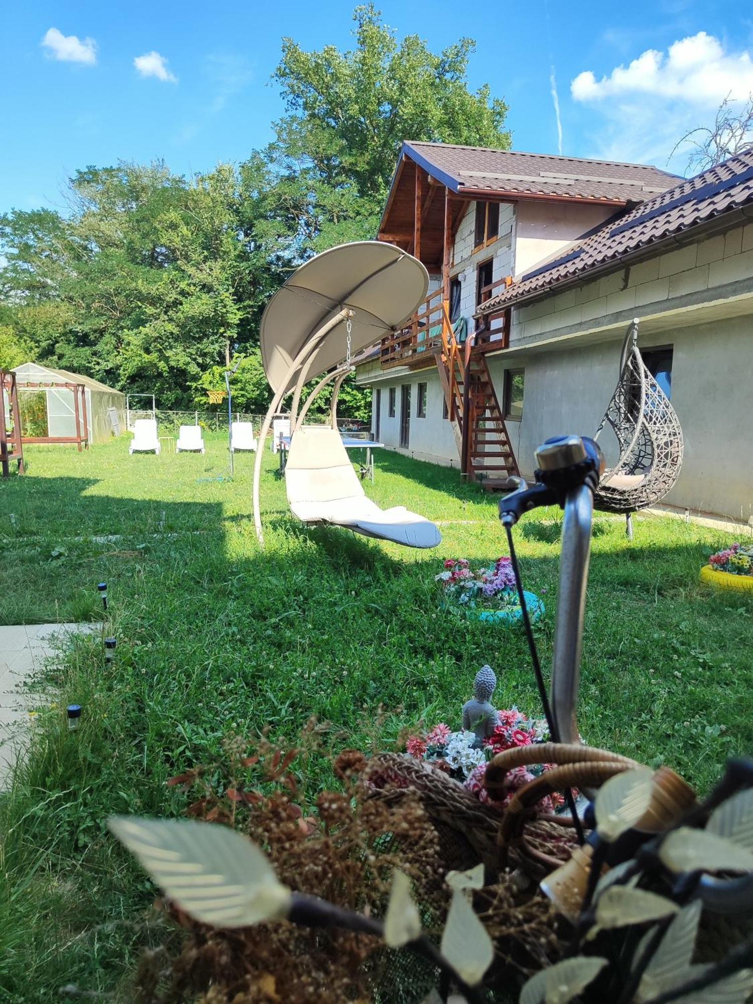 Happy Home Calimanesti Exterior foto